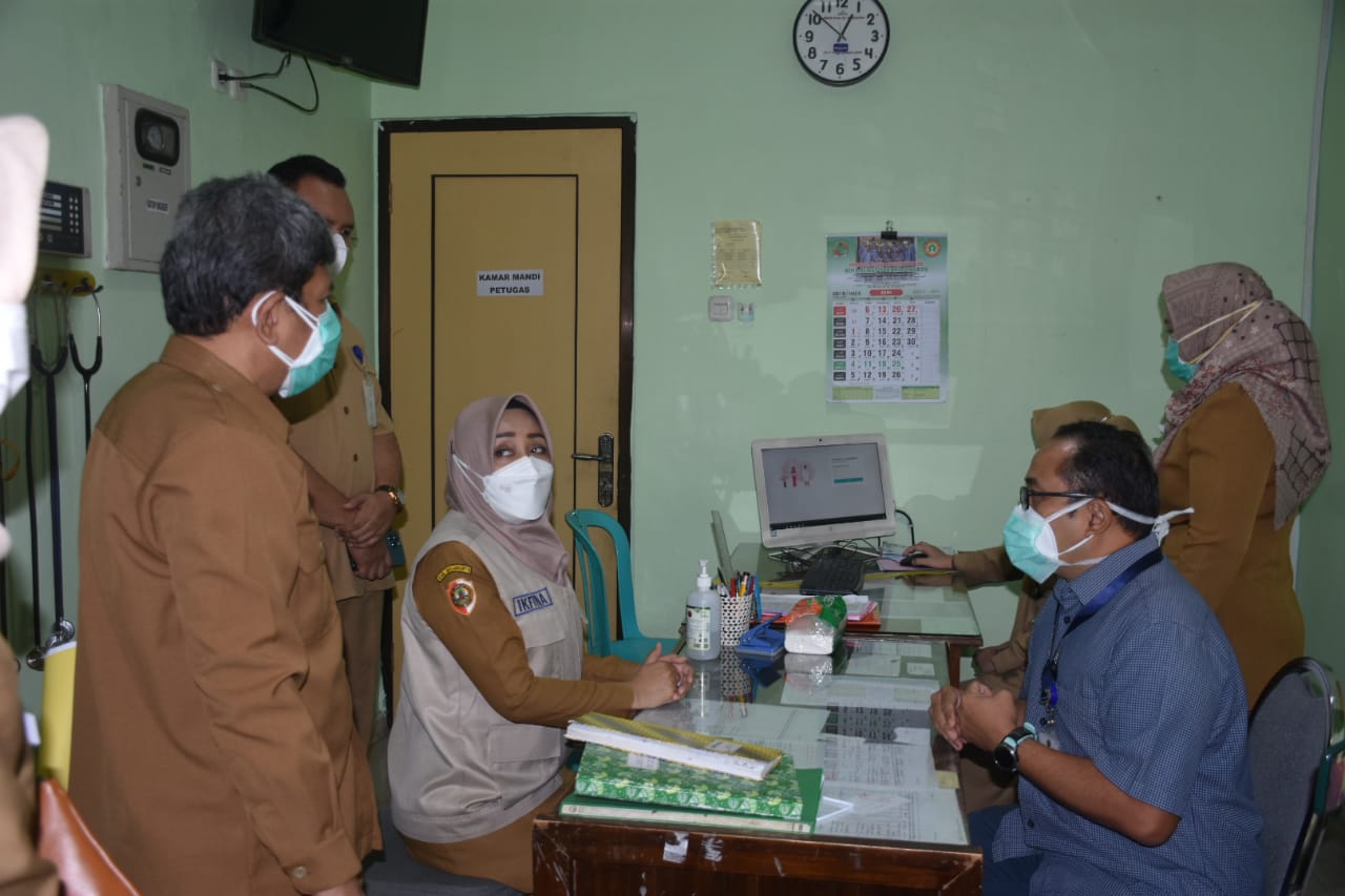 Bupati Menyurvey langsung Kebutuhan Pasien Covid-19 di RSUD Prof. dr. Soekandar